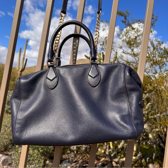 Michael Kors Womens Leather Purse Navy Beautiful Condition Zipper Closure - Picture 3 of 13